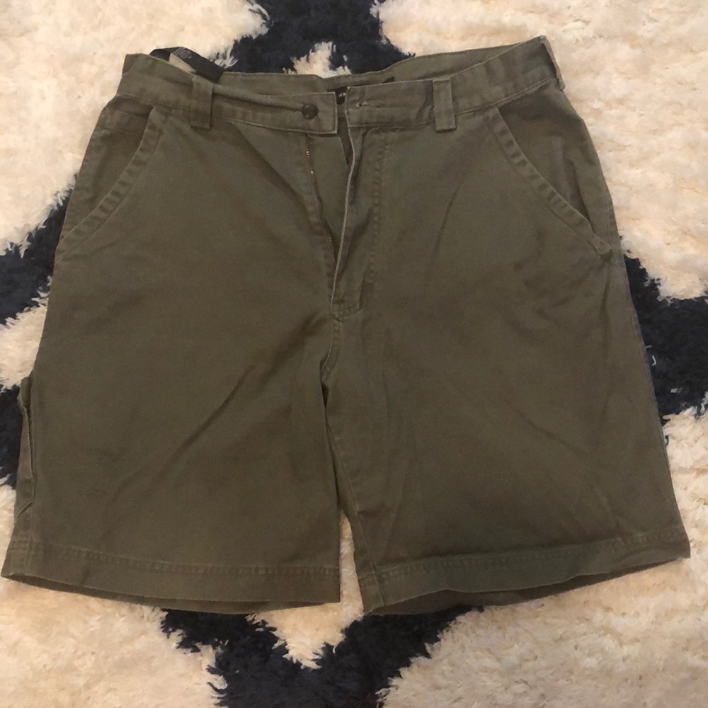 Perry Ellis short pants 32 size